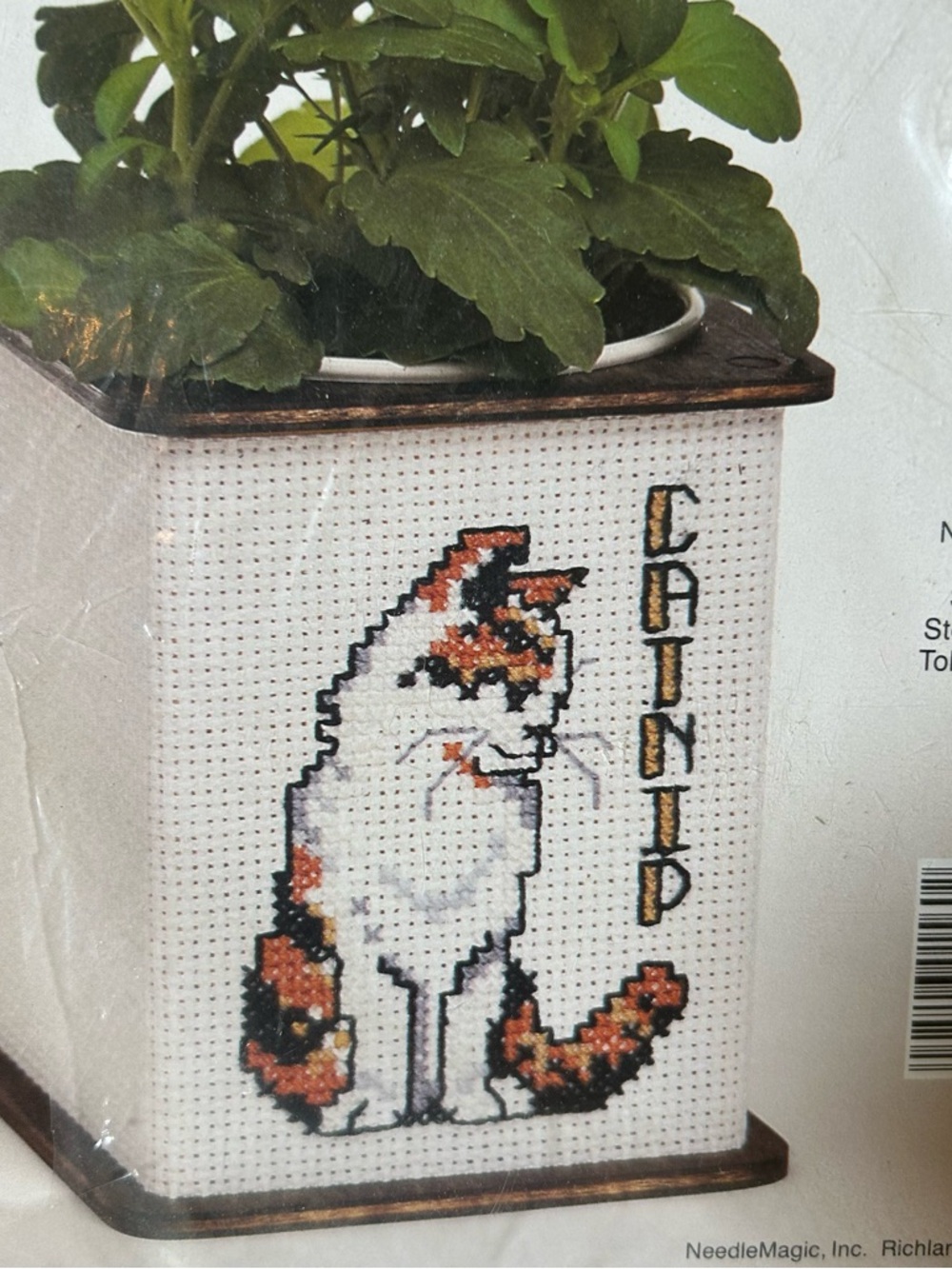 Vintage Needle Magic Counted Cross Stitch Kit Decorative Container Cat Nip - Picture 4 of 6